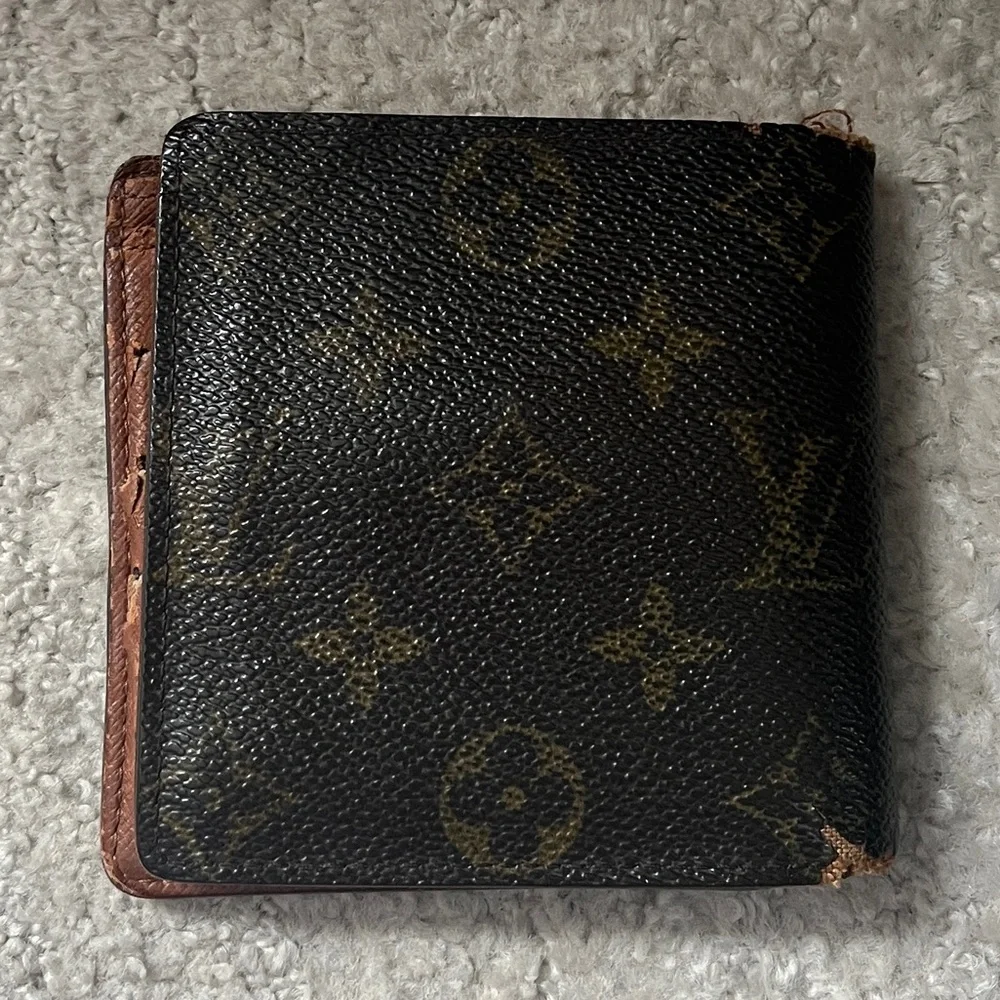Vintage Louis Vuitton Monogram Canvas Bifold Wallet w/ Snap Pocket Coin Pouch